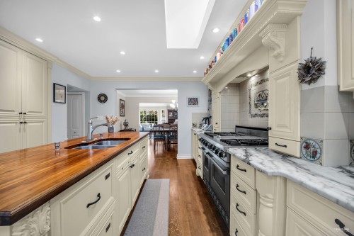 539 Newcroft Place, West Vancouver, BC 