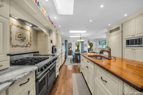 539 Newcroft Place, West Vancouver, BC 