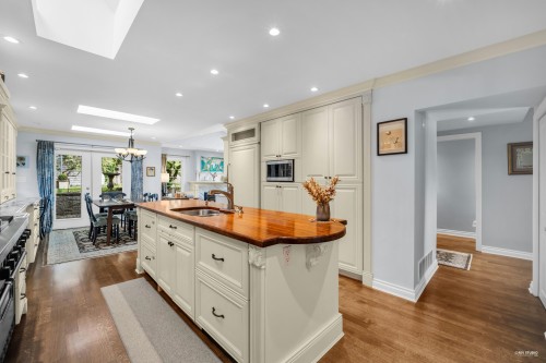 539 Newcroft Place, West Vancouver, BC 