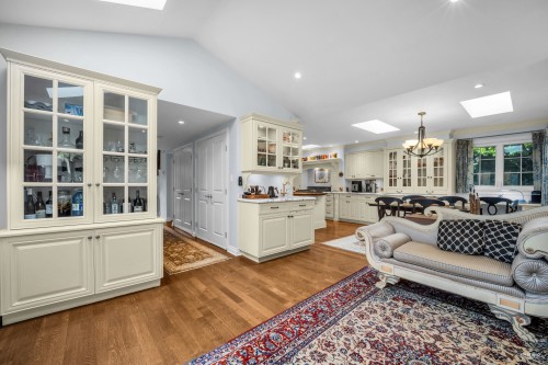 539 Newcroft Place, West Vancouver, BC 