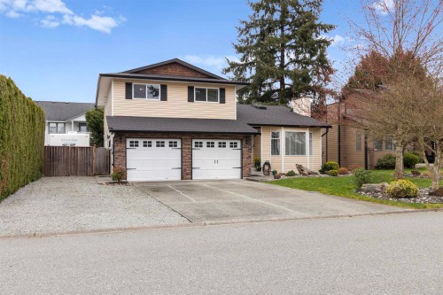 20492 Walnut Crescent  Maple Ridge, BC V2X 0M1