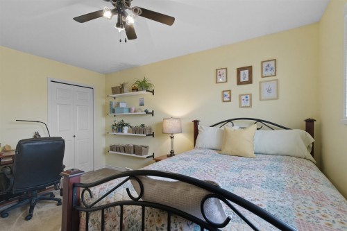 20492 Walnut Crescent, Maple Ridge, BC 