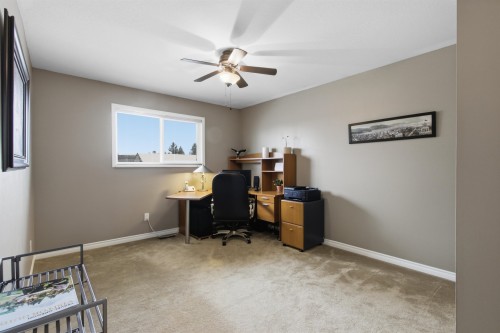 20492 Walnut Crescent, Maple Ridge, BC 