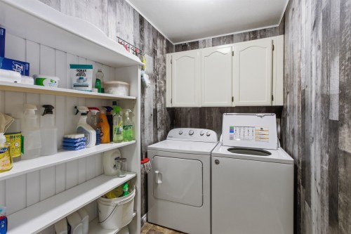 20492 Walnut Crescent, Maple Ridge, BC 