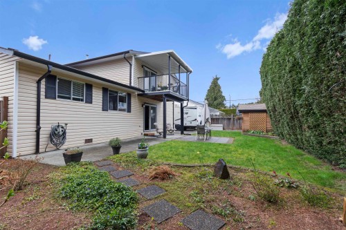20492 Walnut Crescent, Maple Ridge, BC 
