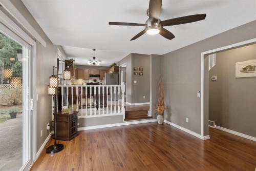 20492 Walnut Crescent, Maple Ridge, BC 