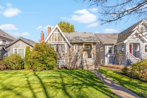 2861 15Th Avenue W, Vancouver, BC 