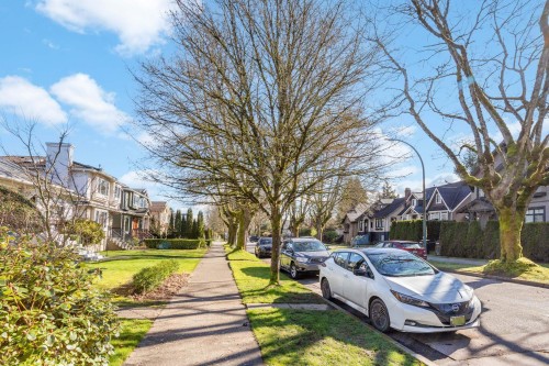 2861 15Th Avenue W, Vancouver, BC 