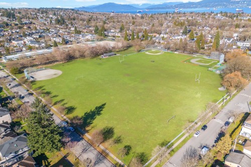 2861 15Th Avenue W, Vancouver, BC 