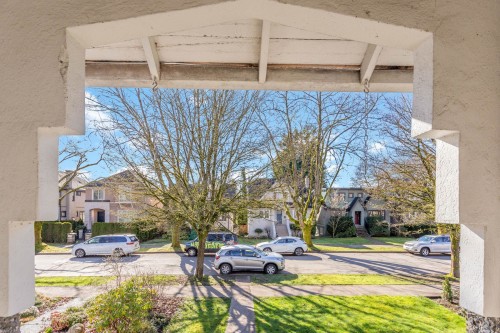 2861 15Th Avenue W, Vancouver, BC 