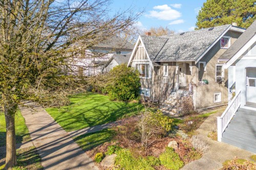 2861 15Th Avenue W, Vancouver, BC 