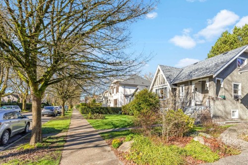 2861 15Th Avenue W, Vancouver, BC 