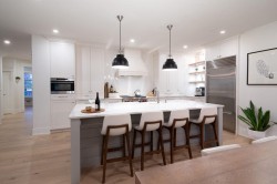 75 Holly Drive  Port Moody, BC V3H 5M5