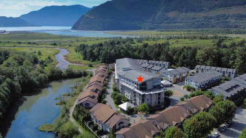 612-1212 Main Street  Squamish, BC V8B 0S1