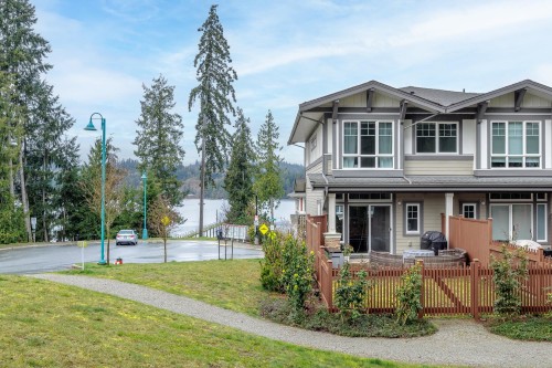 5900 Beachgate Lane, Sechelt, BC 