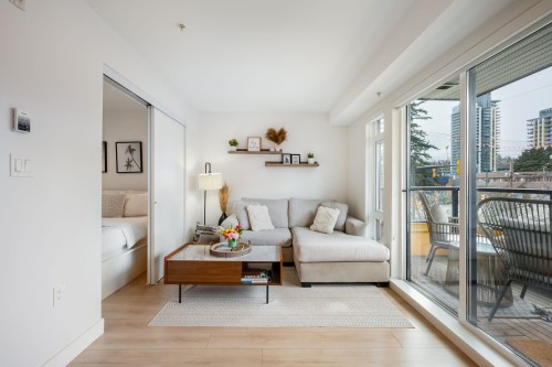 201-1519 Crown Street  North Vancouver, BC V7J 1G6