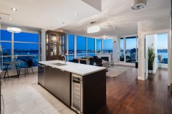 1603-188 Esplanade Street E North Vancouver, BC V7L 4Y1