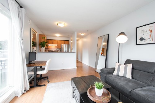 401-1629 Garden Avenue, North Vancouver, BC 