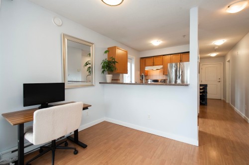 401-1629 Garden Avenue, North Vancouver, BC 