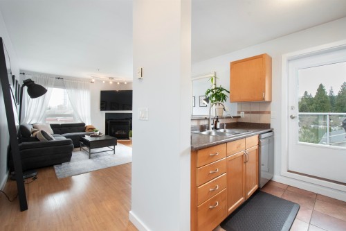 401-1629 Garden Avenue, North Vancouver, BC 