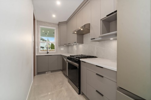 827 Atkins Street, Coquitlam, BC 