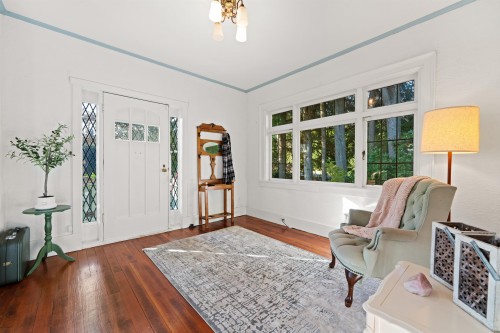 1376 11Th Street, West Vancouver, BC 