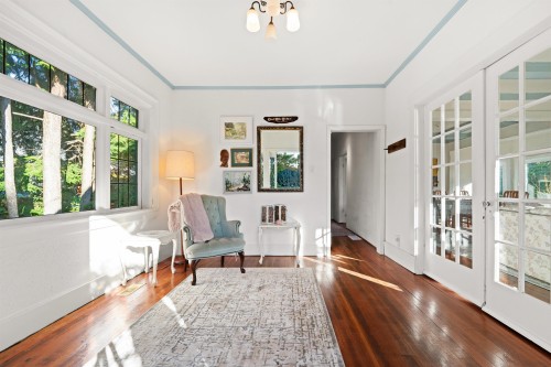 1376 11Th Street, West Vancouver, BC 