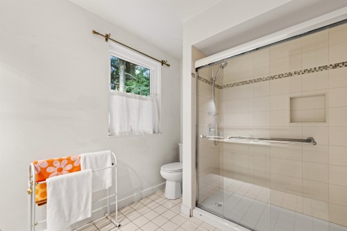 1376 11Th Street, West Vancouver, BC 