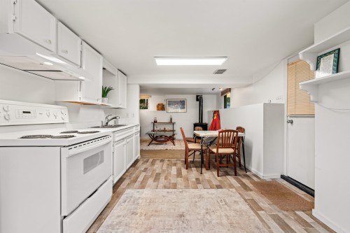 1376 11Th Street, West Vancouver, BC 