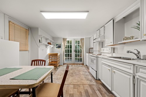 1376 11Th Street, West Vancouver, BC 