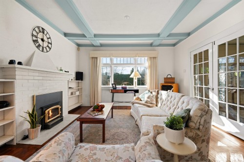 1376 11Th Street, West Vancouver, BC 