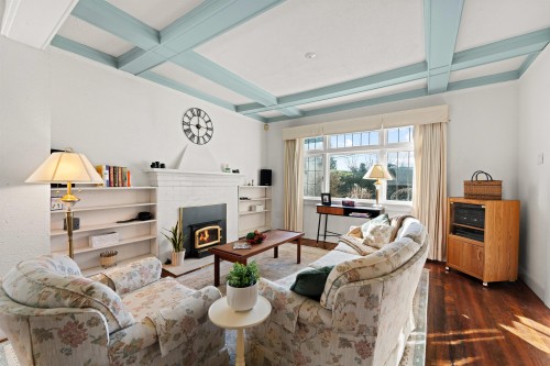 1376 11Th Street, West Vancouver, BC 