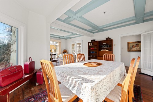 1376 11Th Street, West Vancouver, BC 
