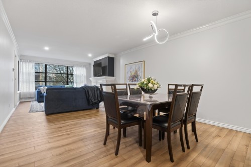 205-3151 Woodbine Drive, North Vancouver, BC 