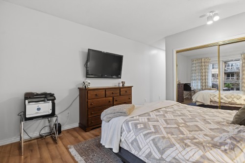 205-3151 Woodbine Drive, North Vancouver, BC 