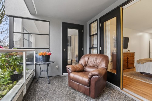 205-3151 Woodbine Drive, North Vancouver, BC 