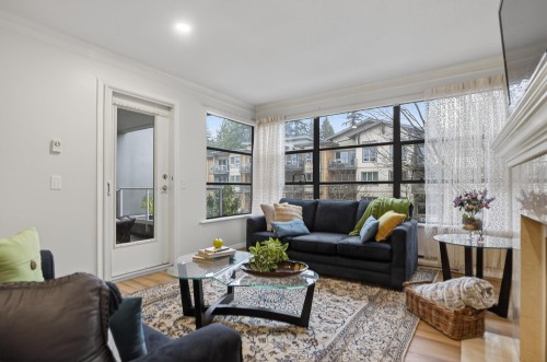 205-3151 Woodbine Drive, North Vancouver, BC 