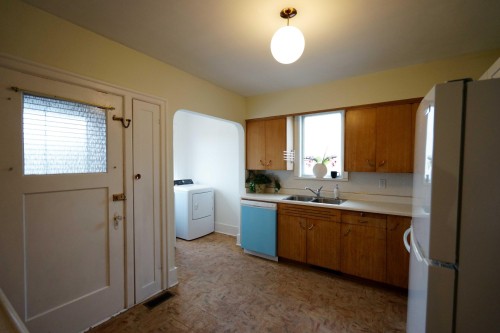 3945 10Th Avenue W, Vancouver, BC 