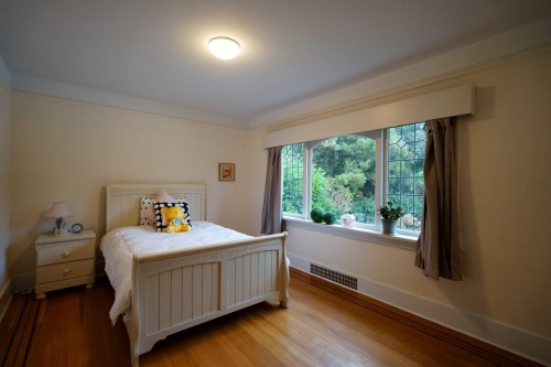 3945 10Th Avenue W, Vancouver, BC 