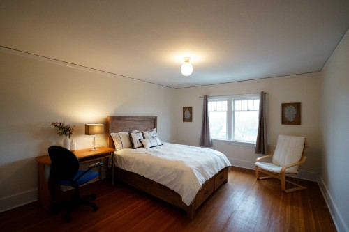 3945 10Th Avenue W, Vancouver, BC 