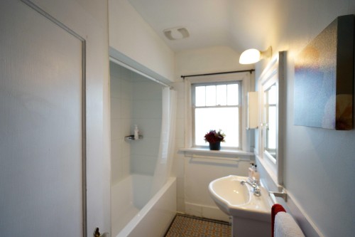 3945 10Th Avenue W, Vancouver, BC 