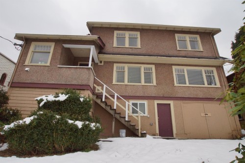 3945 10Th Avenue W, Vancouver, BC 