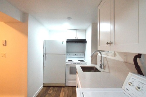 3945 10Th Avenue W, Vancouver, BC 