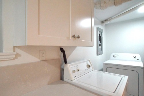 3945 10Th Avenue W, Vancouver, BC 