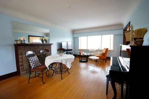 3945 10Th Avenue W, Vancouver, BC 