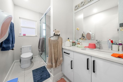 2506 45Th Avenue E, Vancouver, BC 