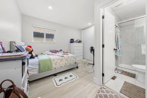 2506 45Th Avenue E, Vancouver, BC 