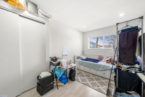 2506 45Th Avenue E, Vancouver, BC 
