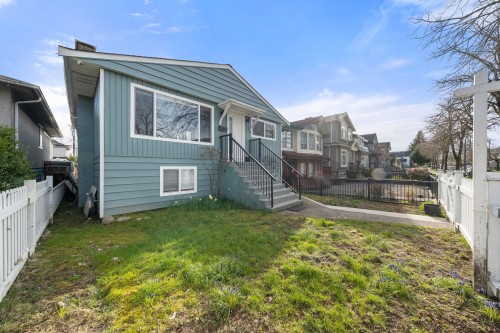 2506 45Th Avenue E, Vancouver, BC 
