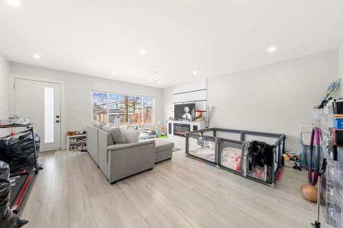 2506 45Th Avenue E, Vancouver, BC 